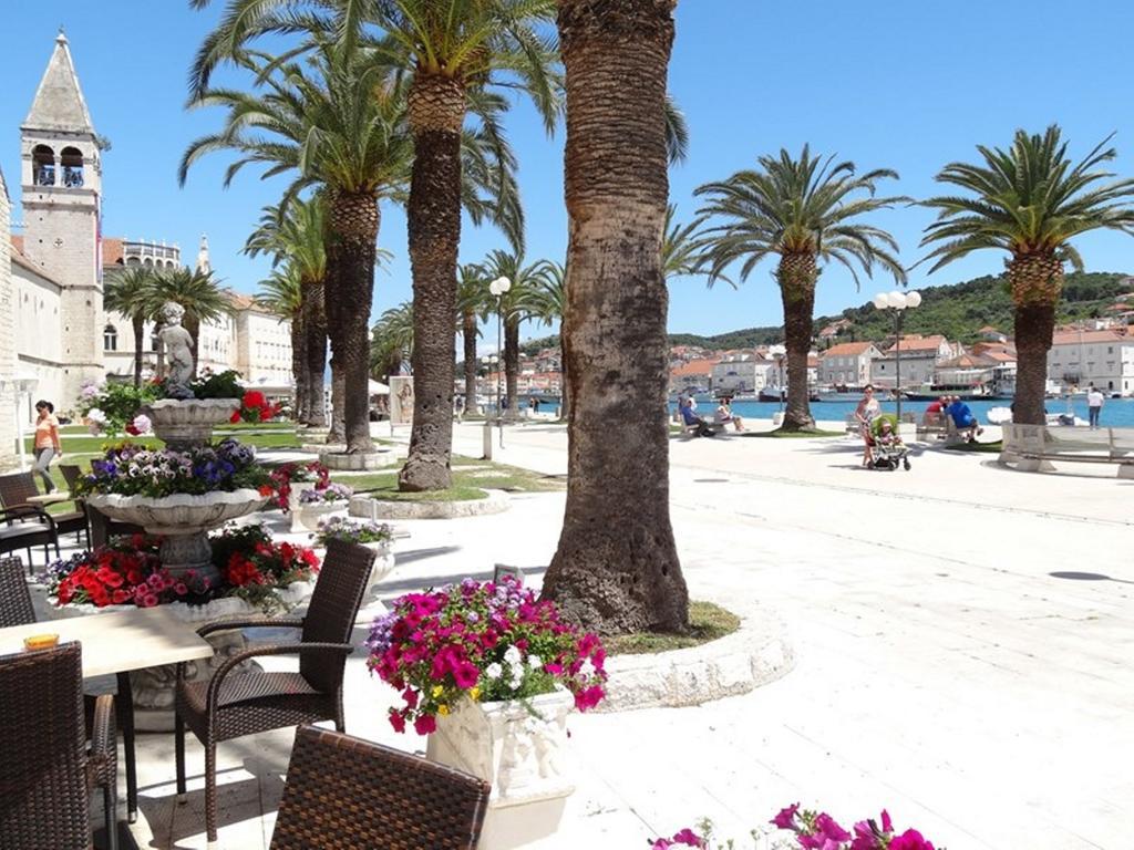 Apartments Horizont Trogir Exterior photo